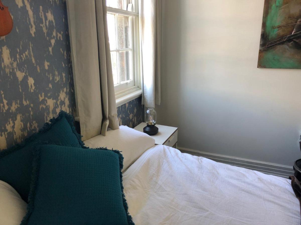 Cat And Fiddle Balmain Hotel ซิดนีย์ ภายนอก รูปภาพ